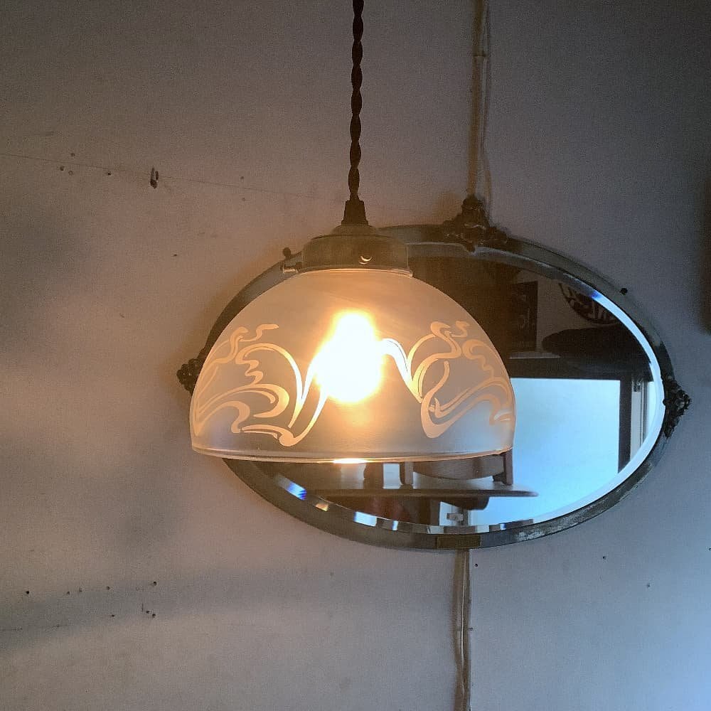 ヴィンテージ Vianne社エッチングガラスシェードのペンダントランプ