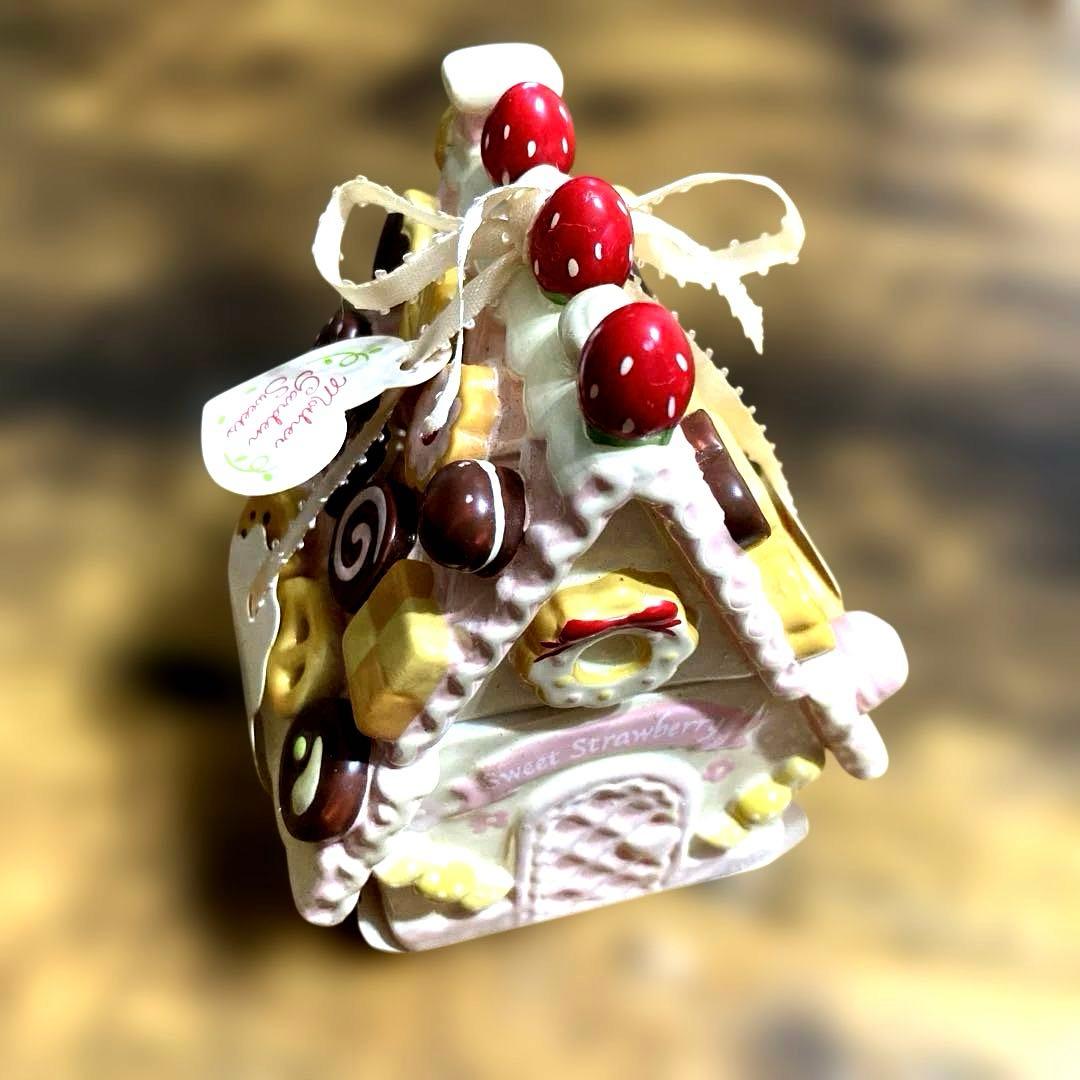 【激レア】 マザーガーデン 陶器 小物入れ お菓子のおうち 当時タグ付き マザーガーデン 陶器 小物入れ 苺 チョコレートケーキの通販 by いちご